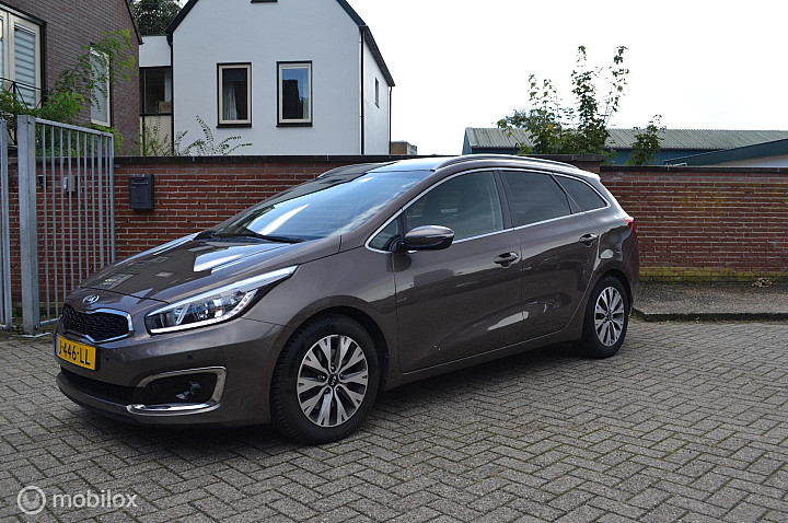 Kia cee'd Sportswagon 1.6 GDI DynamicLine | Dealer OH | Parkeersensoren V+A| Navi | Cruise | Camera | verkocht