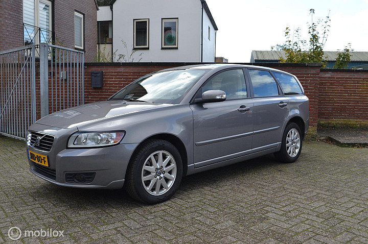 Volvo V50 2.5 T5 AWD Momentum | Youngtimer | 84000km! | Family Line