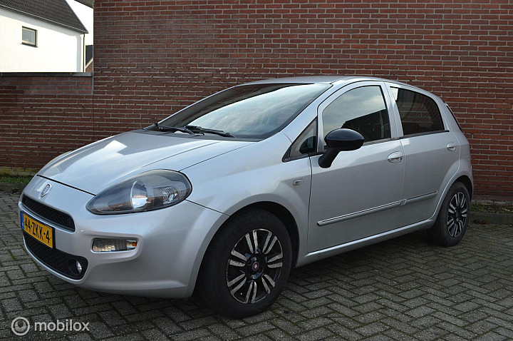 Fiat Punto Evo 0.9 TwinAir | CarPlay | Cruise | Camera | Trekhaak | Nw. Koppeling
