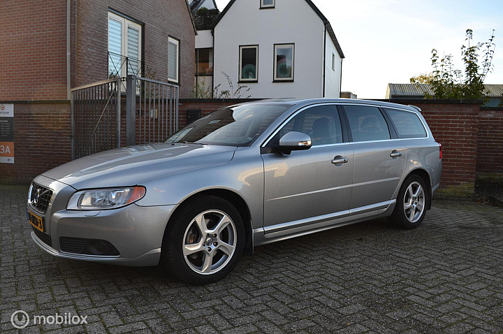Volvo V70 3.2 Summum | Leer | BLIS | Xenon | Trekhaak | Keyless | Alarm | Verkocht